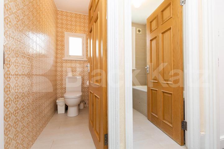 6 bedroom house with 2 reception rooms and a garden Burgoyne Road, Harringay - Hornsey